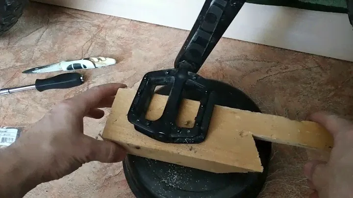 Установка шипов на педали.
